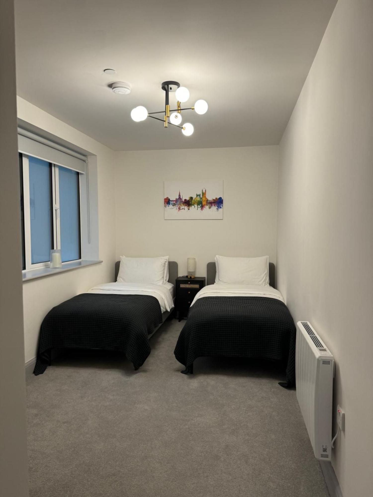 Haus Of Sulis, City Centre Apartment With Lift Access Bath Ngoại thất bức ảnh