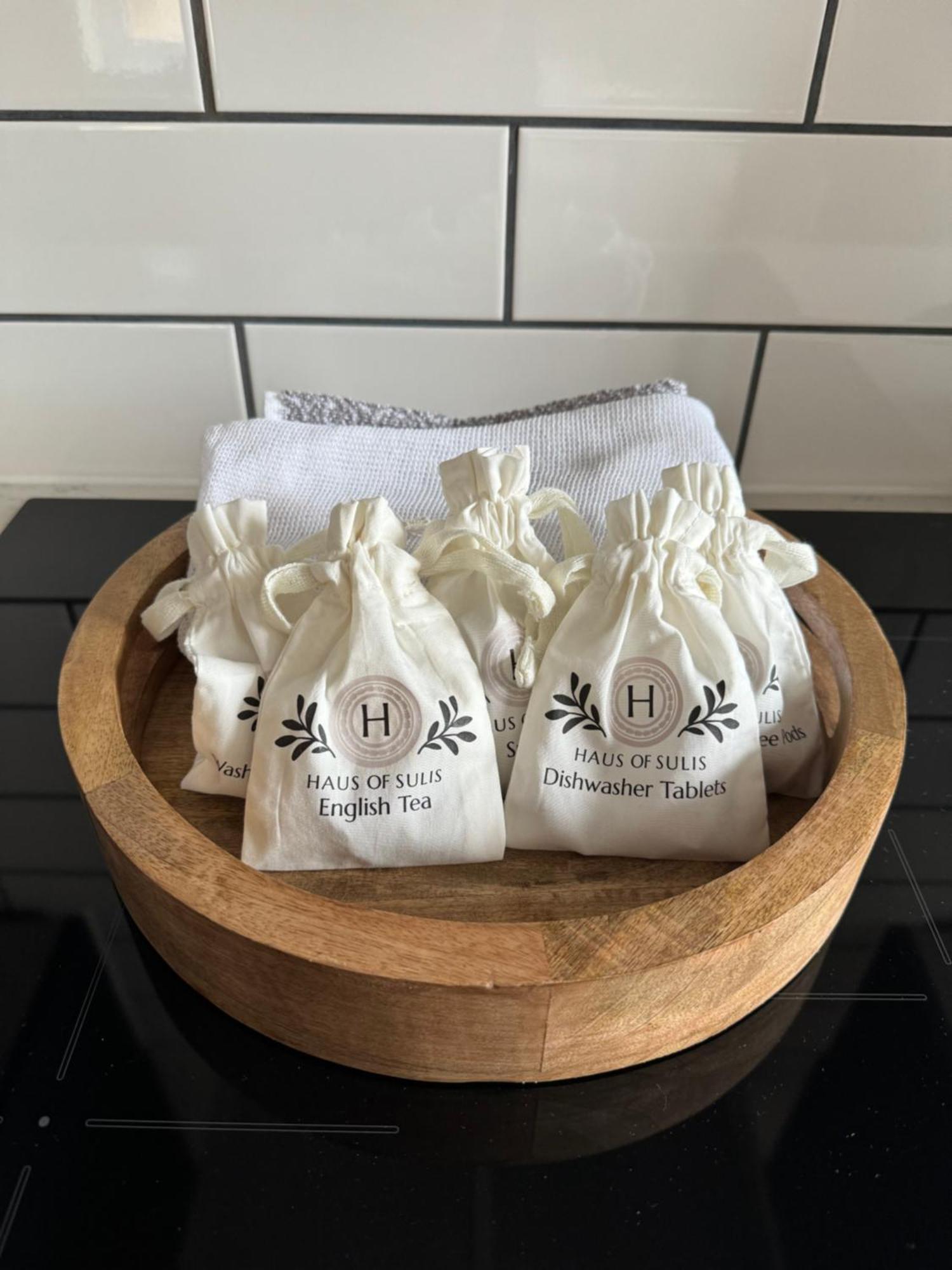 Haus Of Sulis, City Centre Apartment With Lift Access Bath Ngoại thất bức ảnh