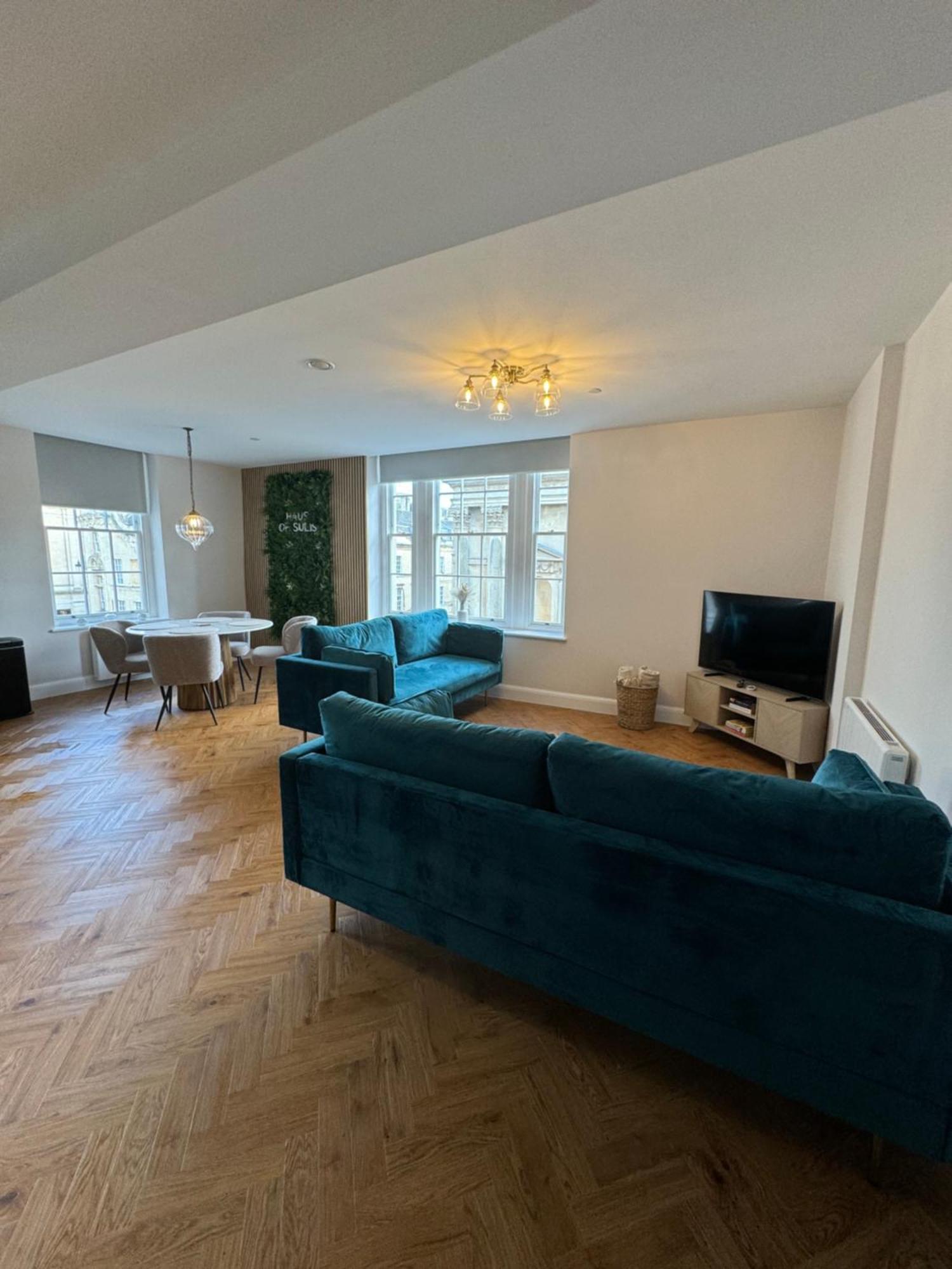 Haus Of Sulis, City Centre Apartment With Lift Access Bath Ngoại thất bức ảnh